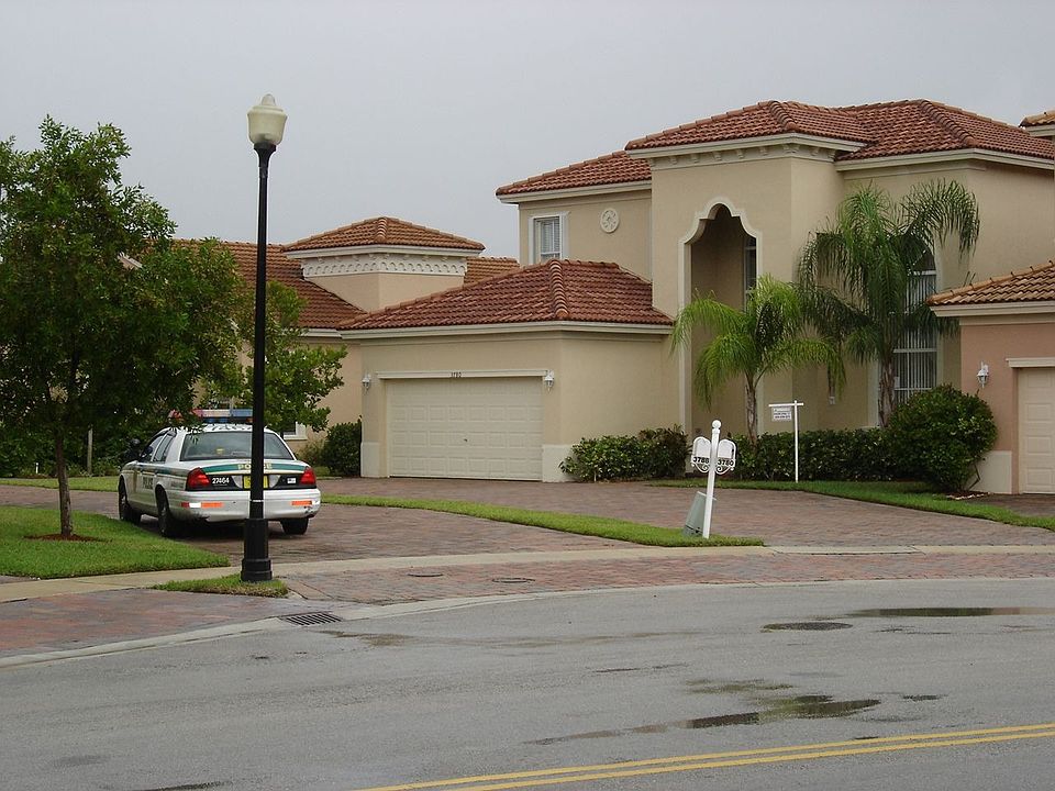 2nd image of 3780 NE 11th St