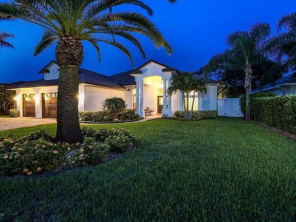 5th image of 2609 Canary Isles Dr