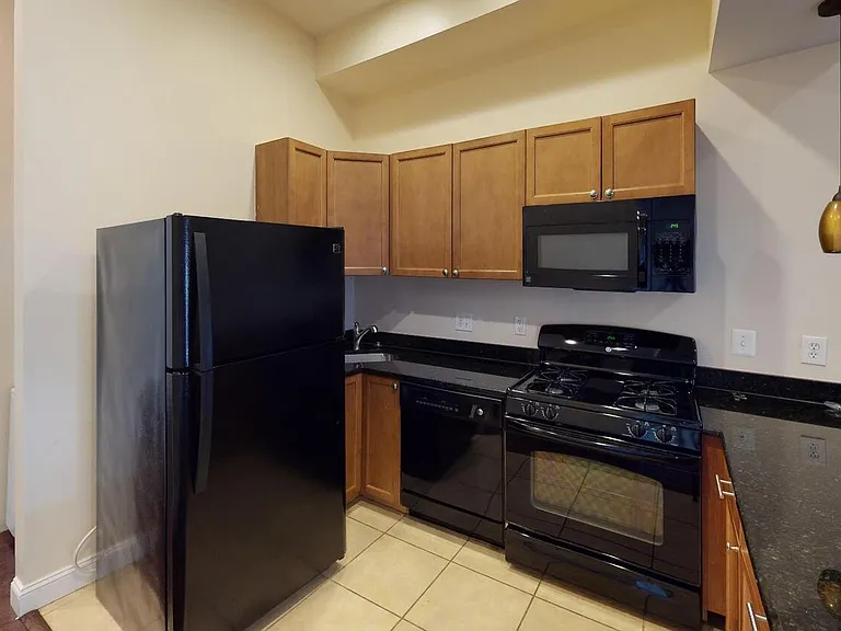 511 Florida Ave NW #1 — Photo 6