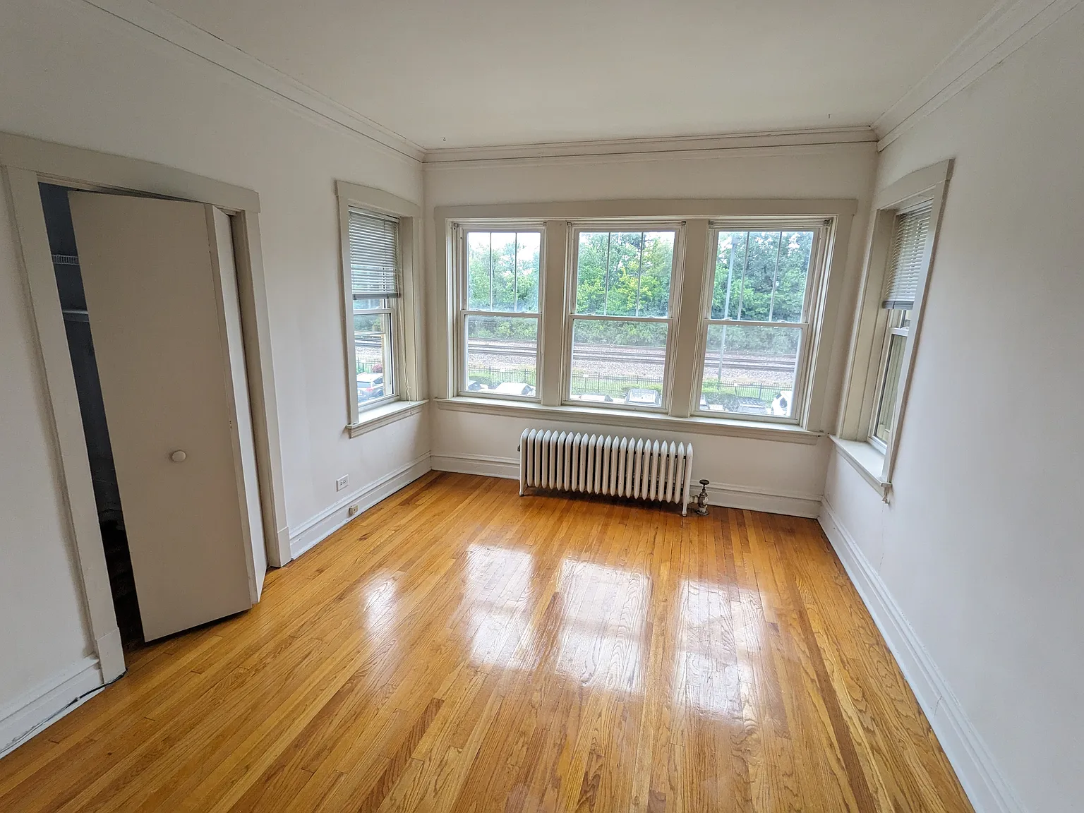 6777 N Olmsted Ave — Photo 2