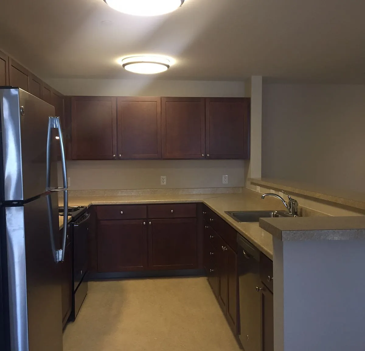 2 bed, 964 sqft, $2,200 — Photo 1