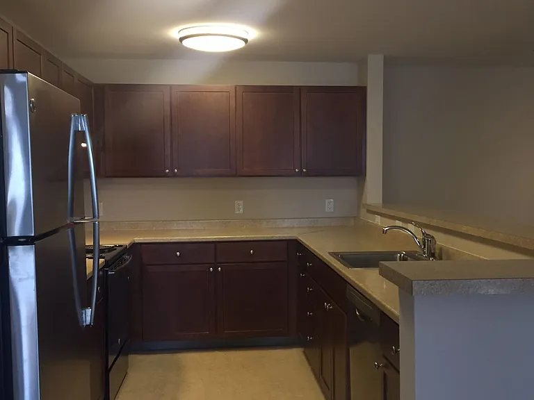 275 W Main St #14 — Photo 1