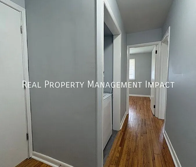 906 Springdale Dr — Photo 26