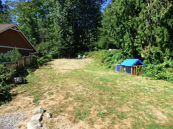 4th image of 9650 NE Shore Dr