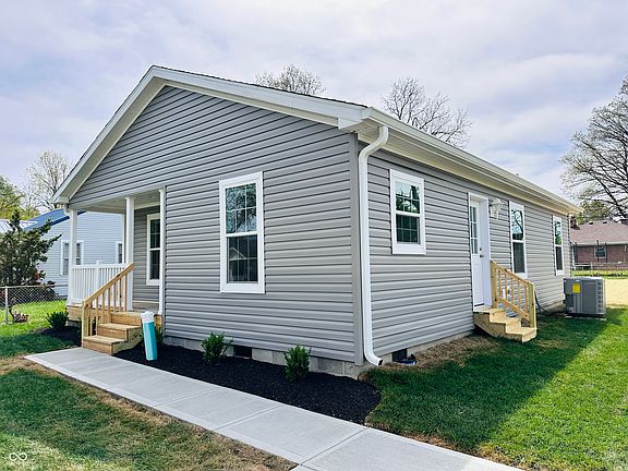3rd image of 2219 Fowler St