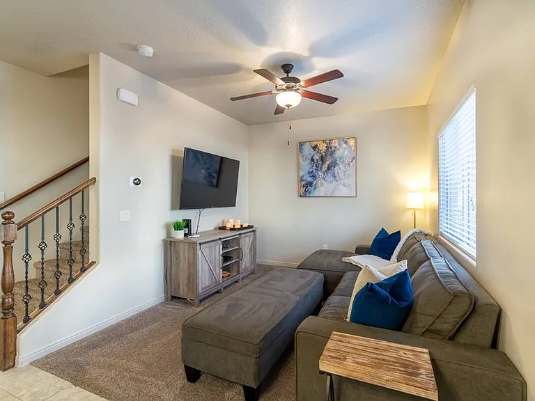 290 W Buena Vista Blvd — Photo 3