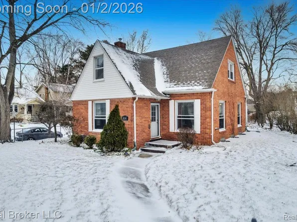 1634 Crooks Rd, Royal Oak, MI 48067