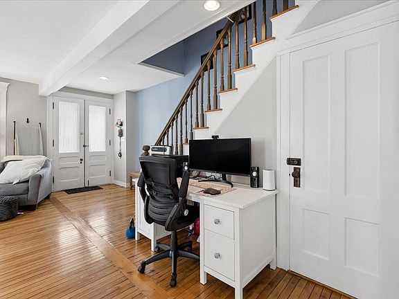 5th image of 44 N Spring Street