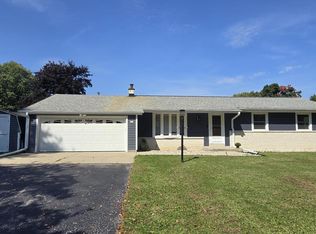 810 Cardinal Dr, Cedarburg, WI 53012