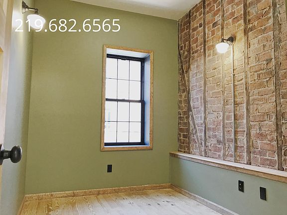 4th image of 212 Starr St APT 02R