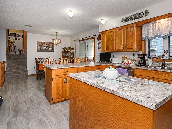 5th image of 3226 Devon Dr