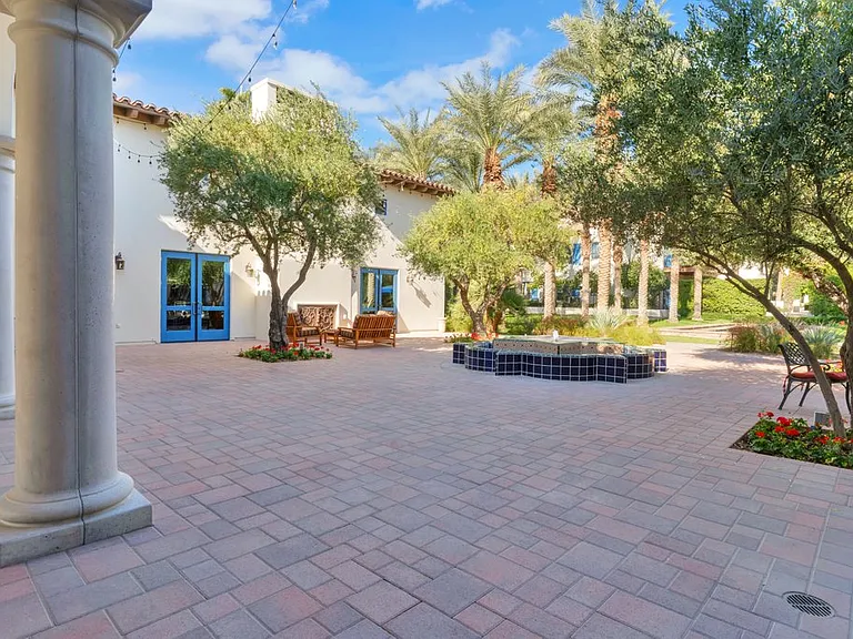 48484 Legacy Dr — Photo 35