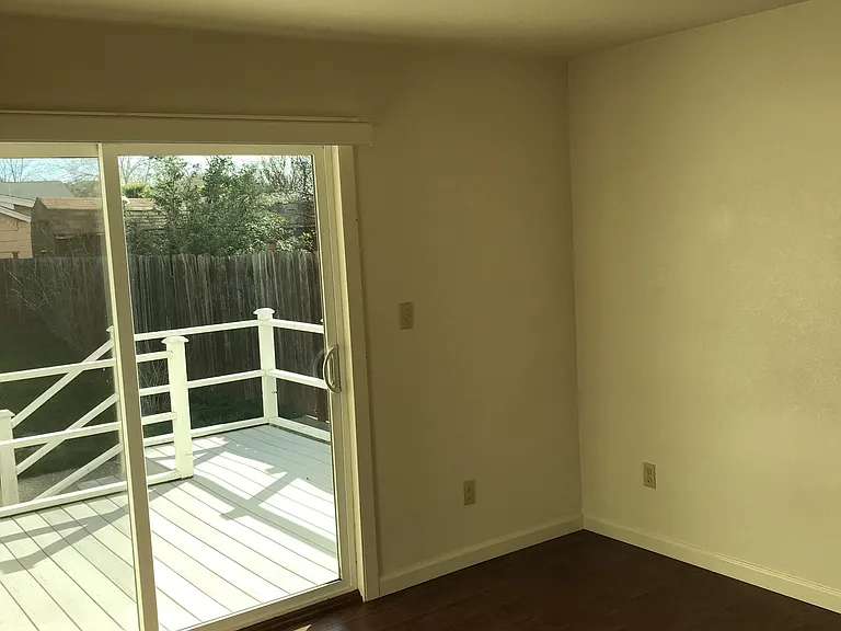 324 Stevenson St — Photo 12