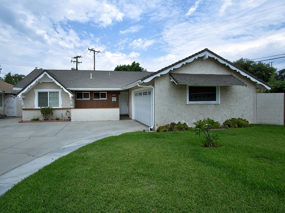 1st image of 702 S Arapaho Dr