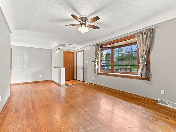 4th image of 1709 Kenyon Ave