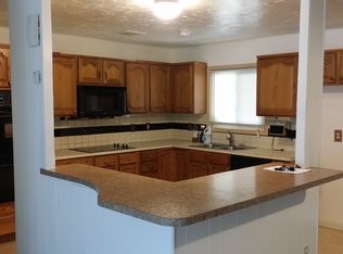 23500 Cranfield Rd, Bedford Heights, OH 44146