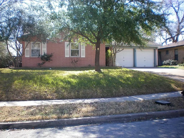 128 E Vilbig St — Photo 1