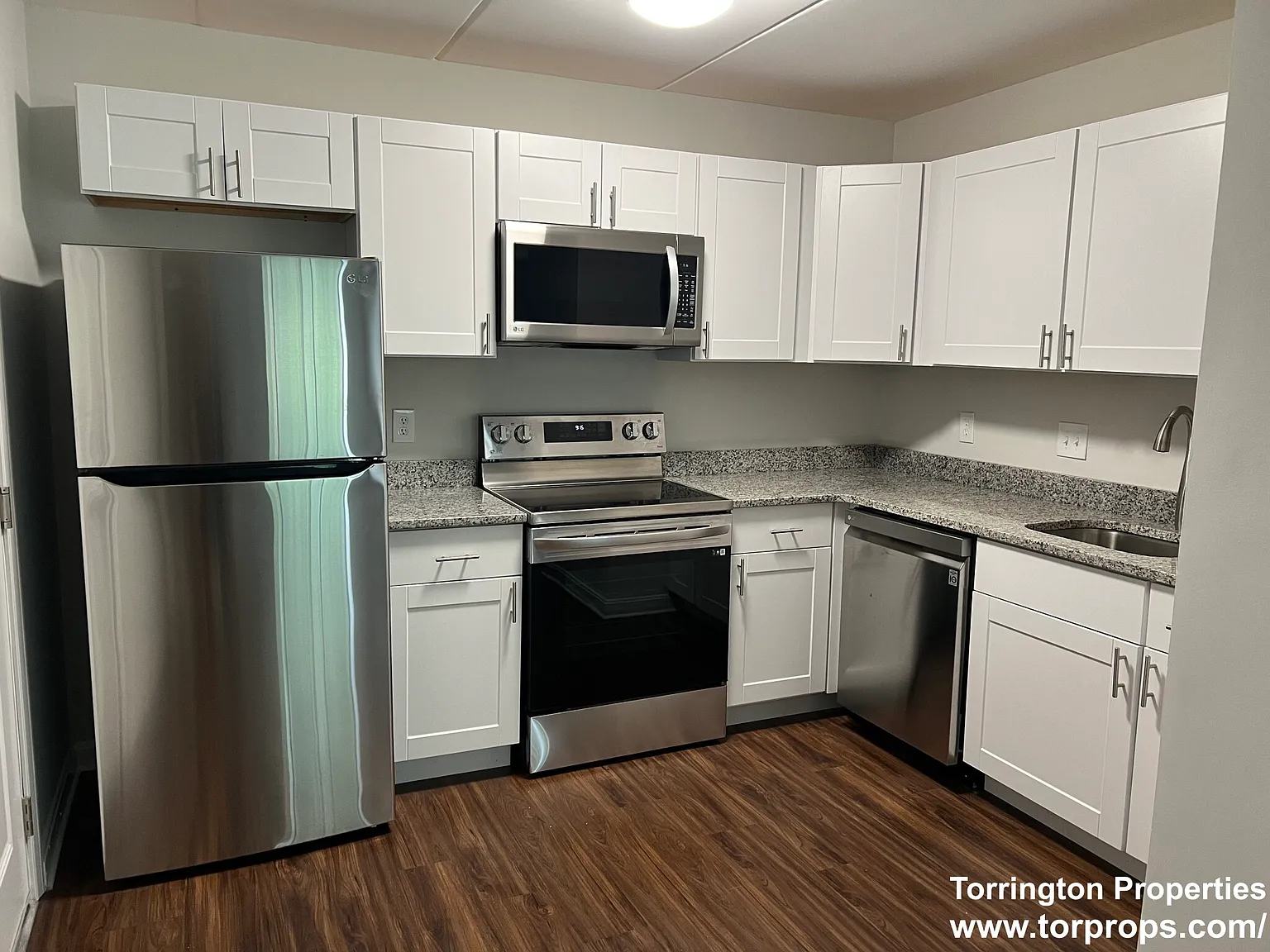 2 bed, 1.0 bath, $2,700 — Photo 2