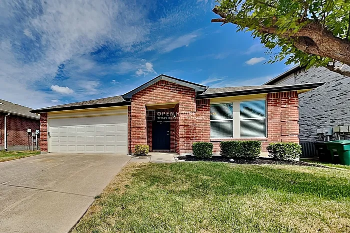 4 bed, 2.0 bath, 2064 sqft, $2,150 — Photo 1