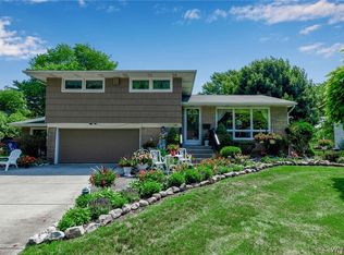 184 Richfield Rd, Williamsville, NY 14221