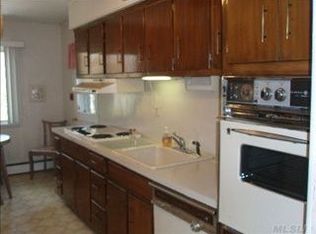 2 Locksley Ct, Commack, NY 11725