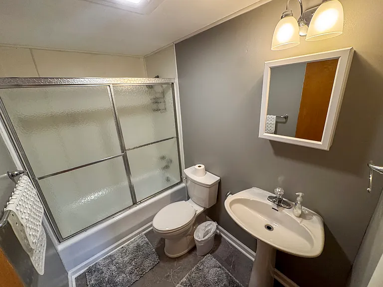 Updated Bath with shower/tub combo
