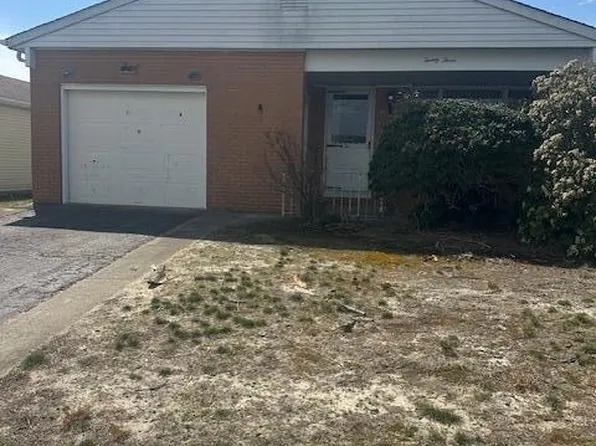 23 Longdenville Street, Toms River, NJ 08757