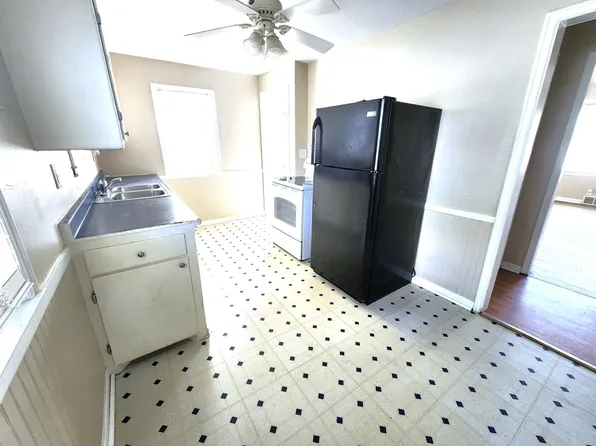 5908 N 80th St, Milwaukee, WI 53218