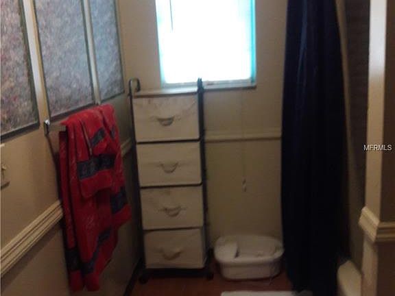 3rd image of 826 N Fairbanks Dr