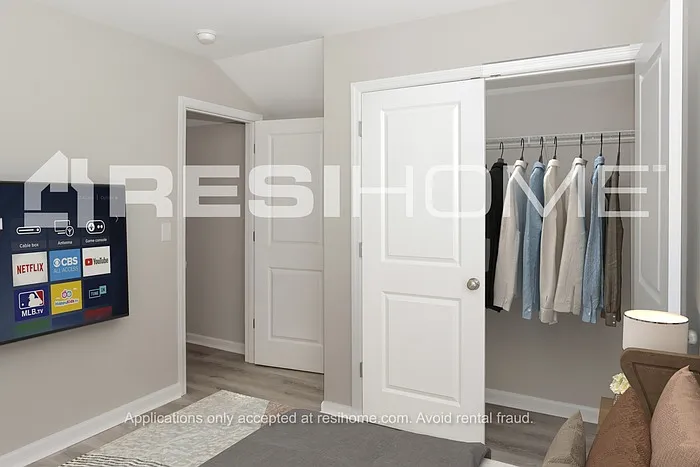 104 London Calvin Way — Photo 10