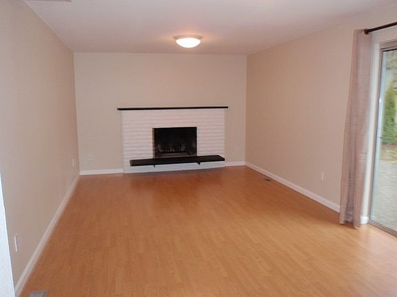 5th image of 18814 60th Ave W