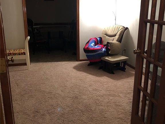 3rd image of 416 Gloria Dr