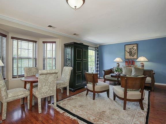 4th image of 50 Pine St #C800g-8007