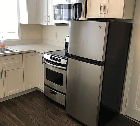 3rd image of 3235A Divisadero St