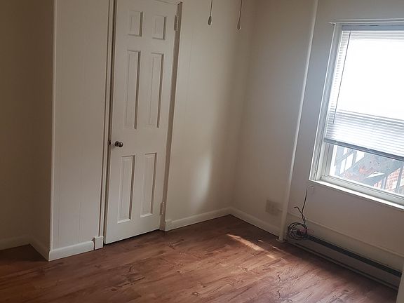2nd image of 122 S West St APT 4