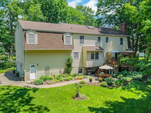 20 Lark Ln, Jefferson Twp., NJ 07438
