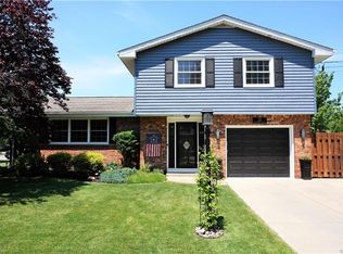 33 Brianwood Dr, West Seneca, NY 14224
