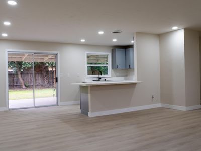 6075 N Selland Avenue, Fresno, CA, 93711