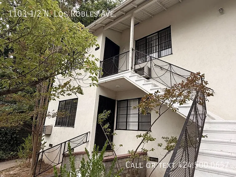 1103 1/2 N Los Robles Ave — Photo 17