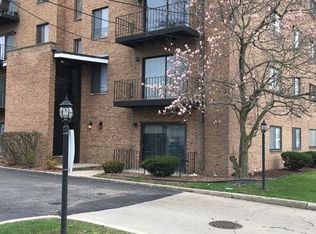 2727 W 111th St #5NE, Chicago, IL 60655