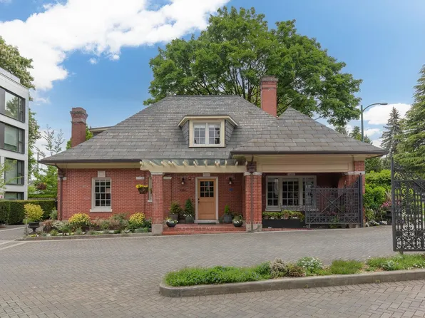 1501 Atlas Ln, Vancouver, BC V6P 0C9