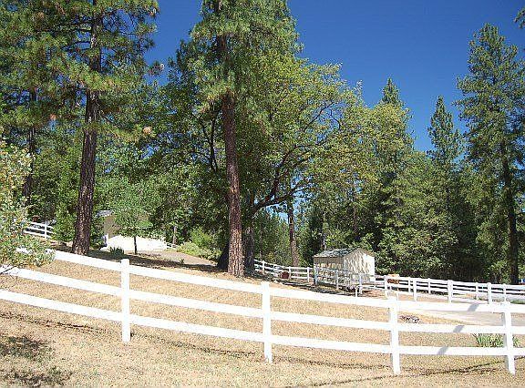 White Vinyl Fencing