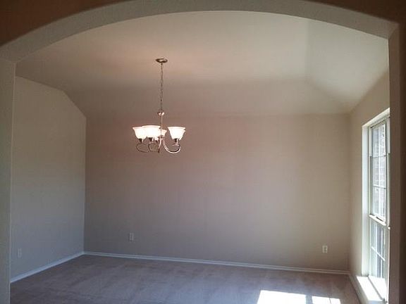 4th image of 505 Basswood Ln