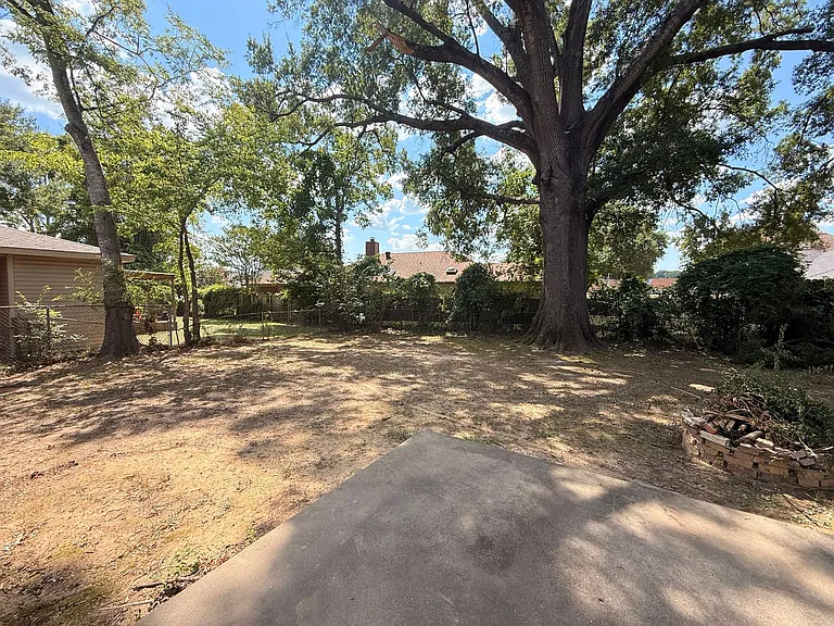 810 Glencrest Ln — Photo 28