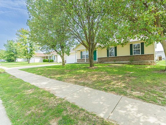 3rd image of 60 Canterbury Dr