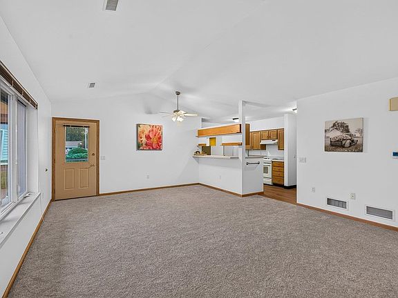 5th image of 270 Meadow Ln