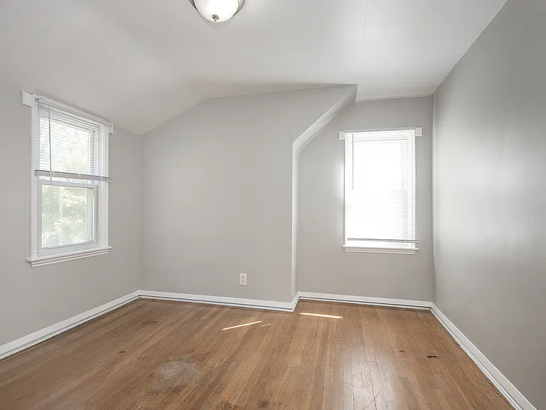 18121 Hiller Ave — Photo 13