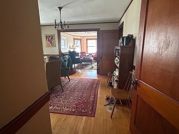4th image of 475 Huron Ave #2