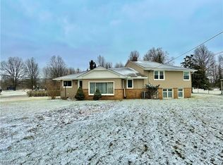 1230 Hillside Rd, Seven Hills, OH 44131