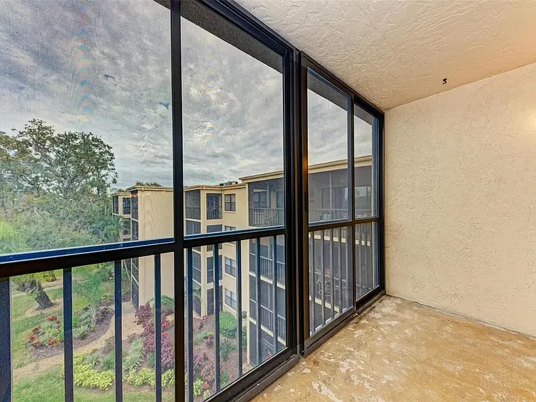 505 30th Ave W #E407 — Photo 7